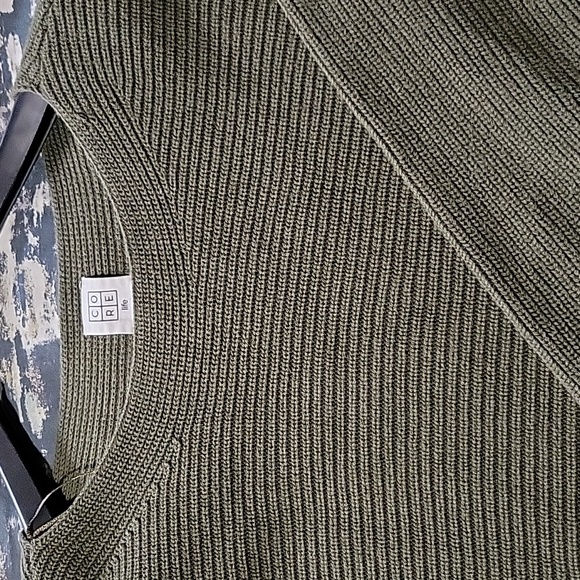 Core sweater - Picture 2 of 4